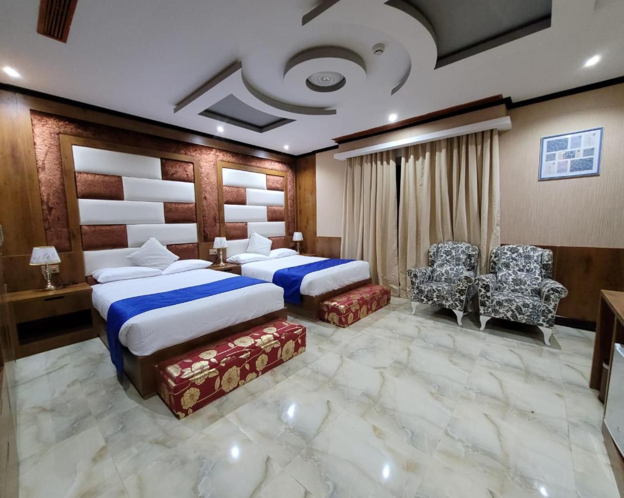 โรงแรมการบูร ราสอัลไคมาห์ ภายนอก รูปภาพ